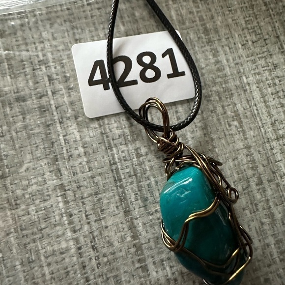 Blue Pendant Gemstone Green Chalcedony Necklace Wire Wrapped 4271 Y - Picture 10 of 10